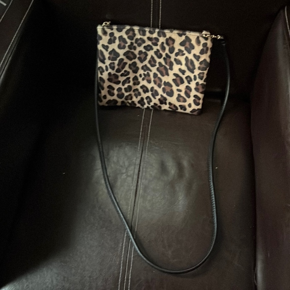 Cross body or pouch it’s up to you.